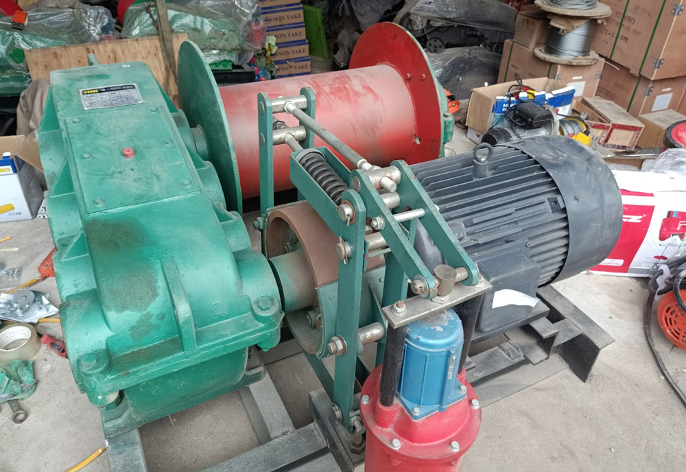 Mách bạn những chiếc tời điện 800kg đáng mua nhất hiện nay  Mách bạn những chiếc tời điện 800kg đáng mua nhất hiện nay